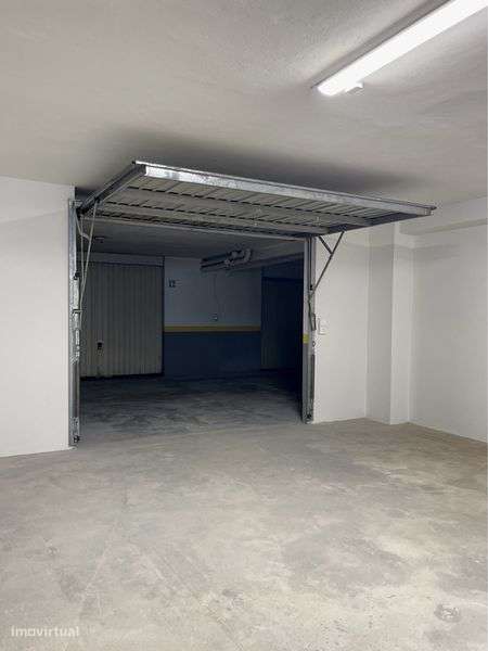 Garagem box fechada 33m² na variante de Real para investimento | Braga - Grande imagem: 5/9