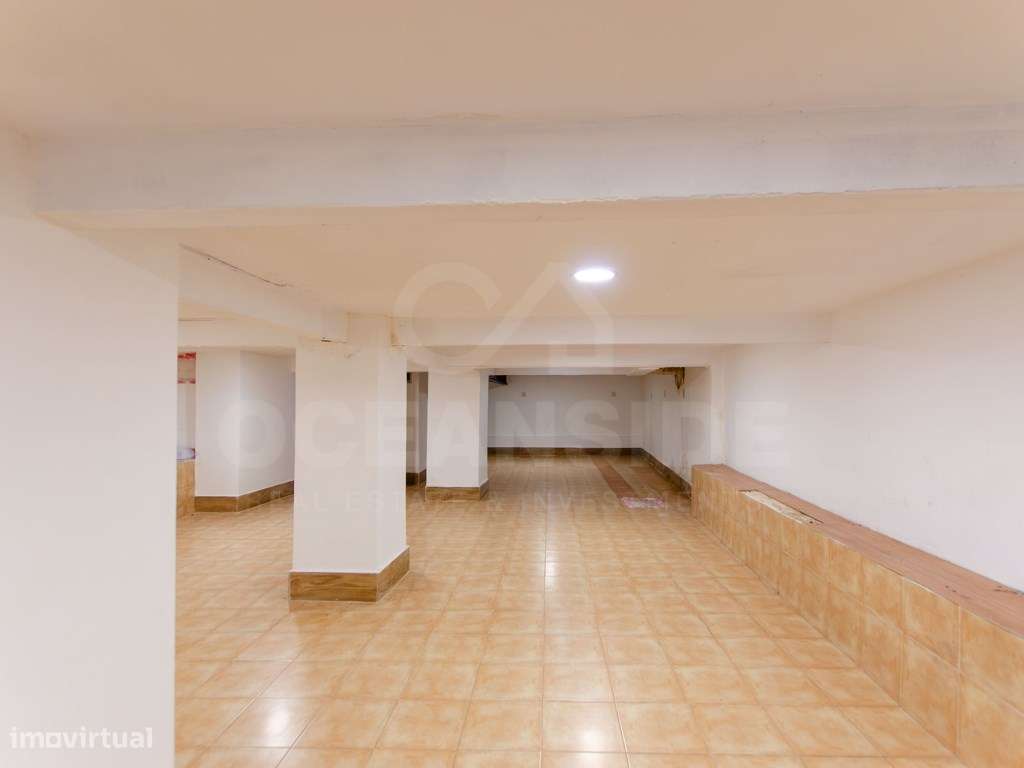 Loja com 2 Salas Amplas e Cenário Exclusivo sobre o Tejo-12