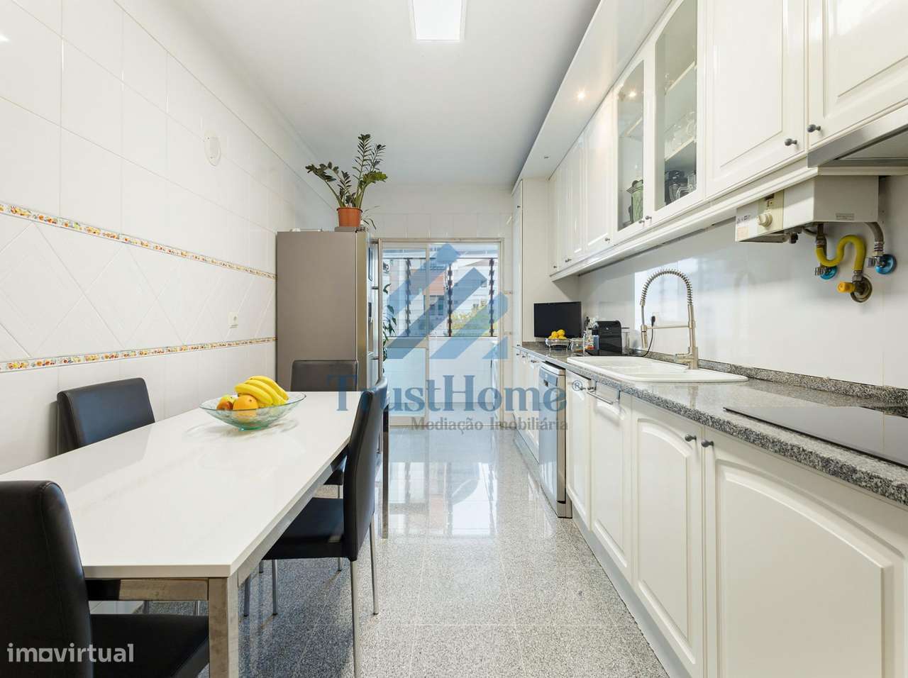 T4 em Oeiras perto do Parque dos Poetas e a 5 km da praia-6