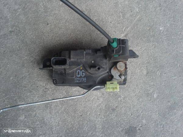 Fecho Porta  Fte Dto Opel Astra H Gtc (A04) - 5