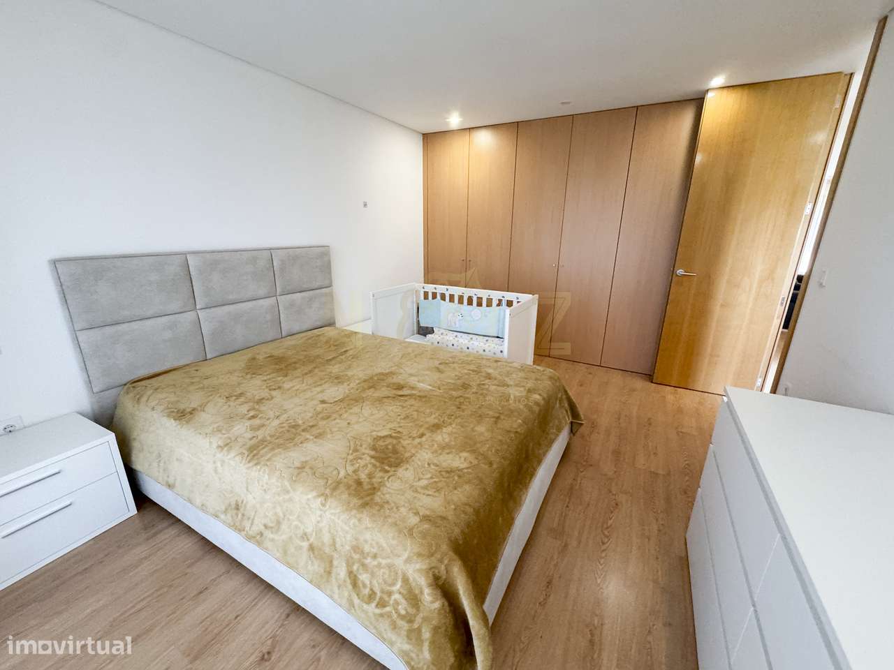 Moradia em Banda T2 - Enorme Jardim privado-6