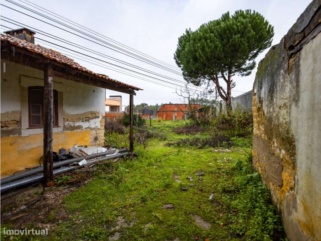 Moradia T2 por recuperar-9
