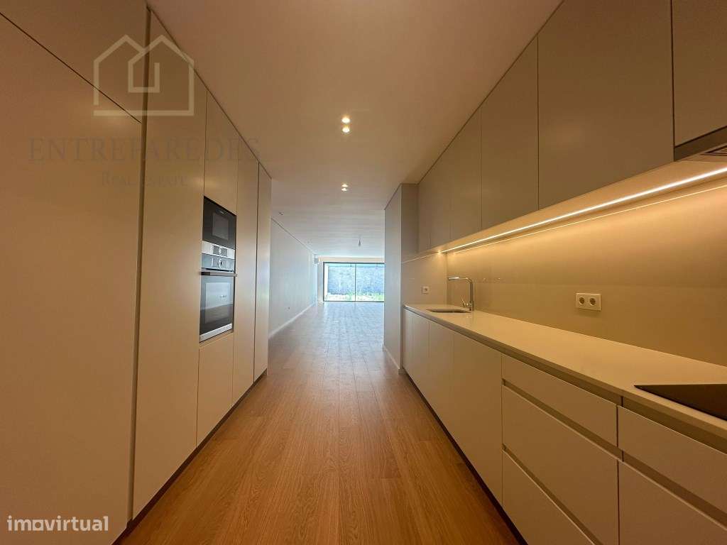 Apartamento T2+1 e escritório com jardim de 122m2 e garagem, para c... - Grande imagem: 3/43