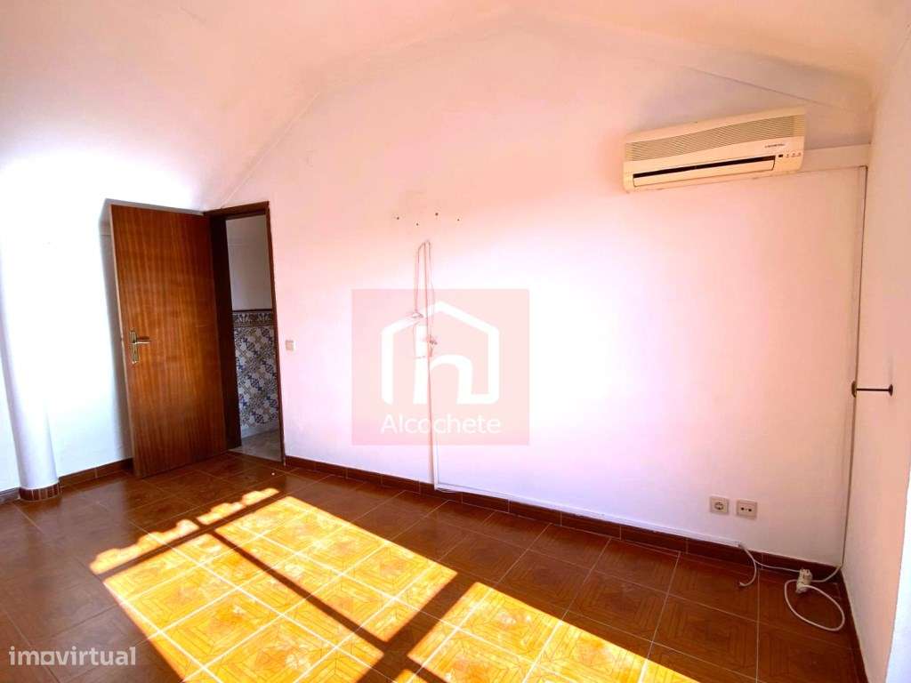 Apartamento T2 no centro histórico de Alcochete com vista rio.-9