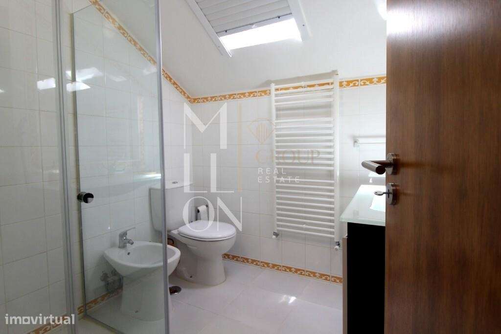 Moradia de charme Reabilitada com Garagem e Logradouro-27