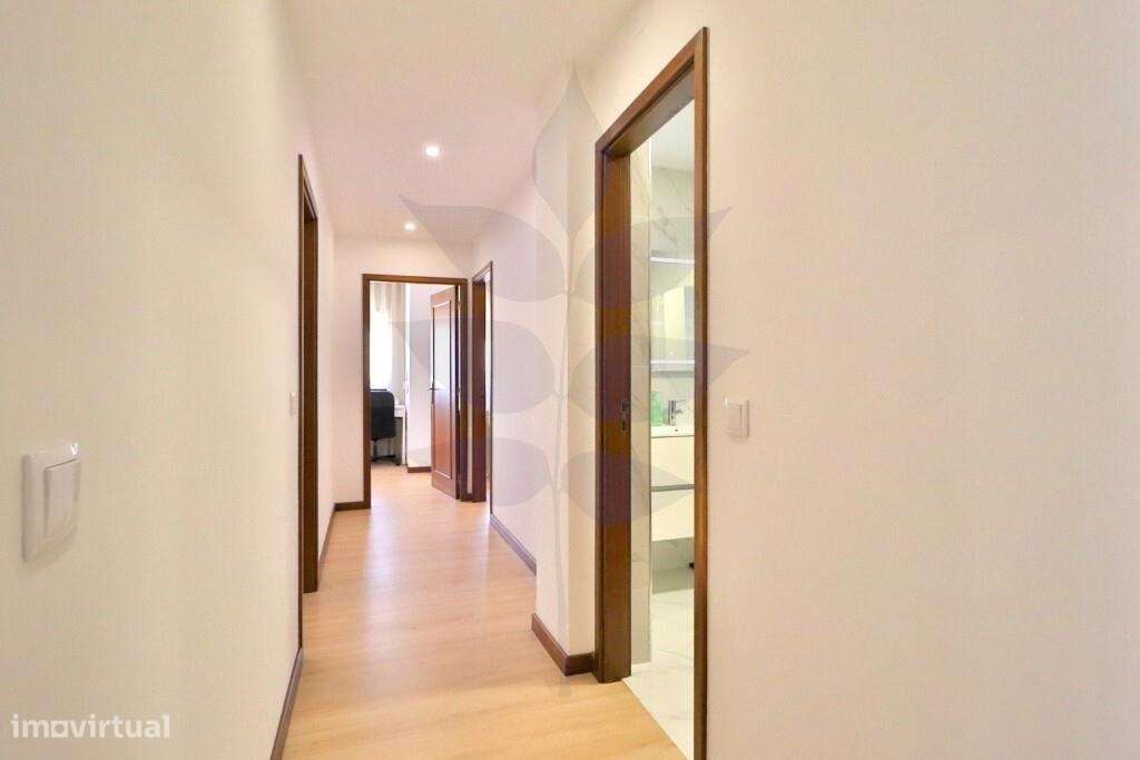 Apartamento T4 na freguesia de Lamaçães-8