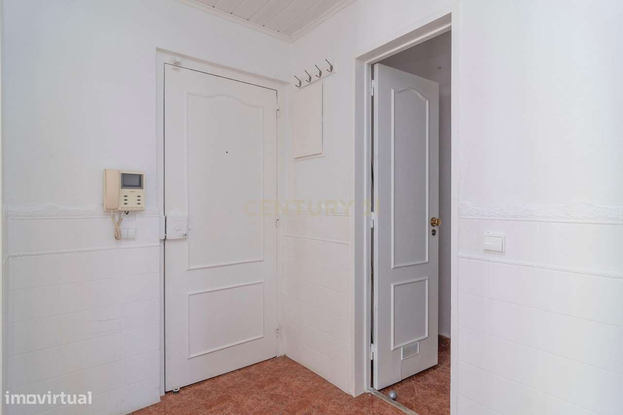 APARTAMENTO T3 EM ODIVELAS, MUITO PRÓXIMO DO METRO - Grande imagem: 4/25