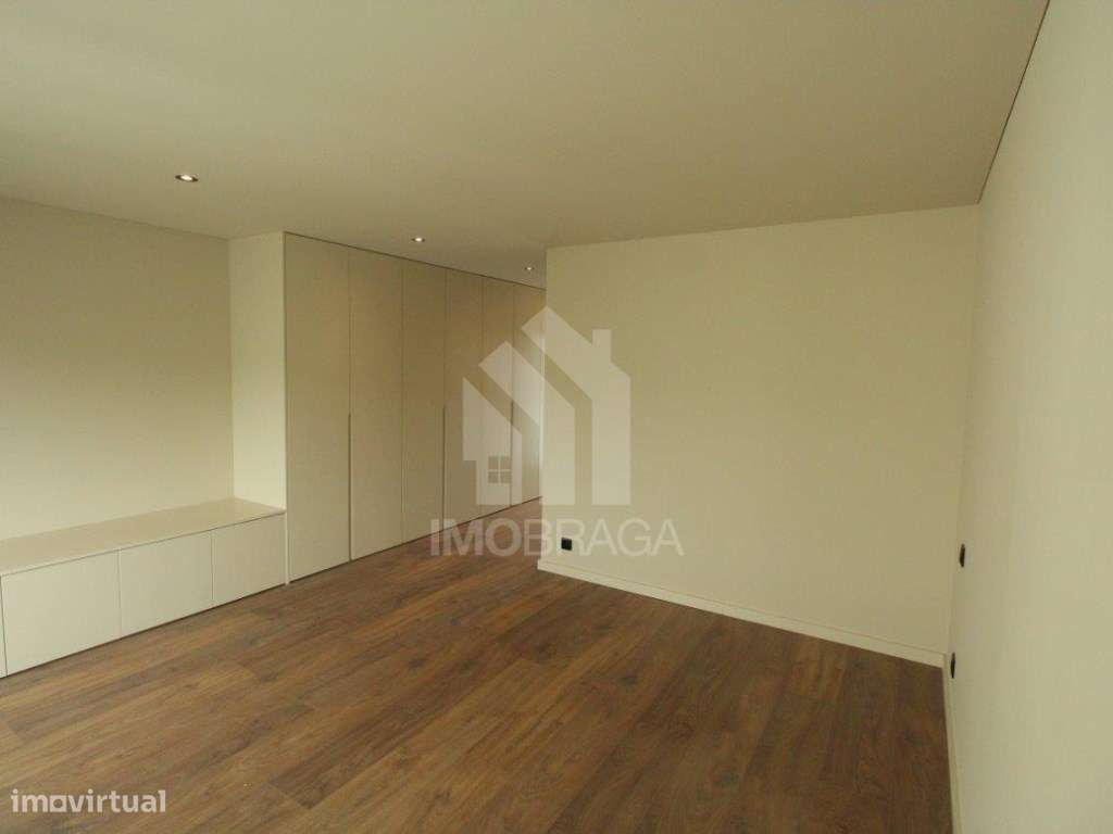 Moradia de Gaveto T3 Nova com 3 Suites | Pronta a Habitar | S. Pedr...-11