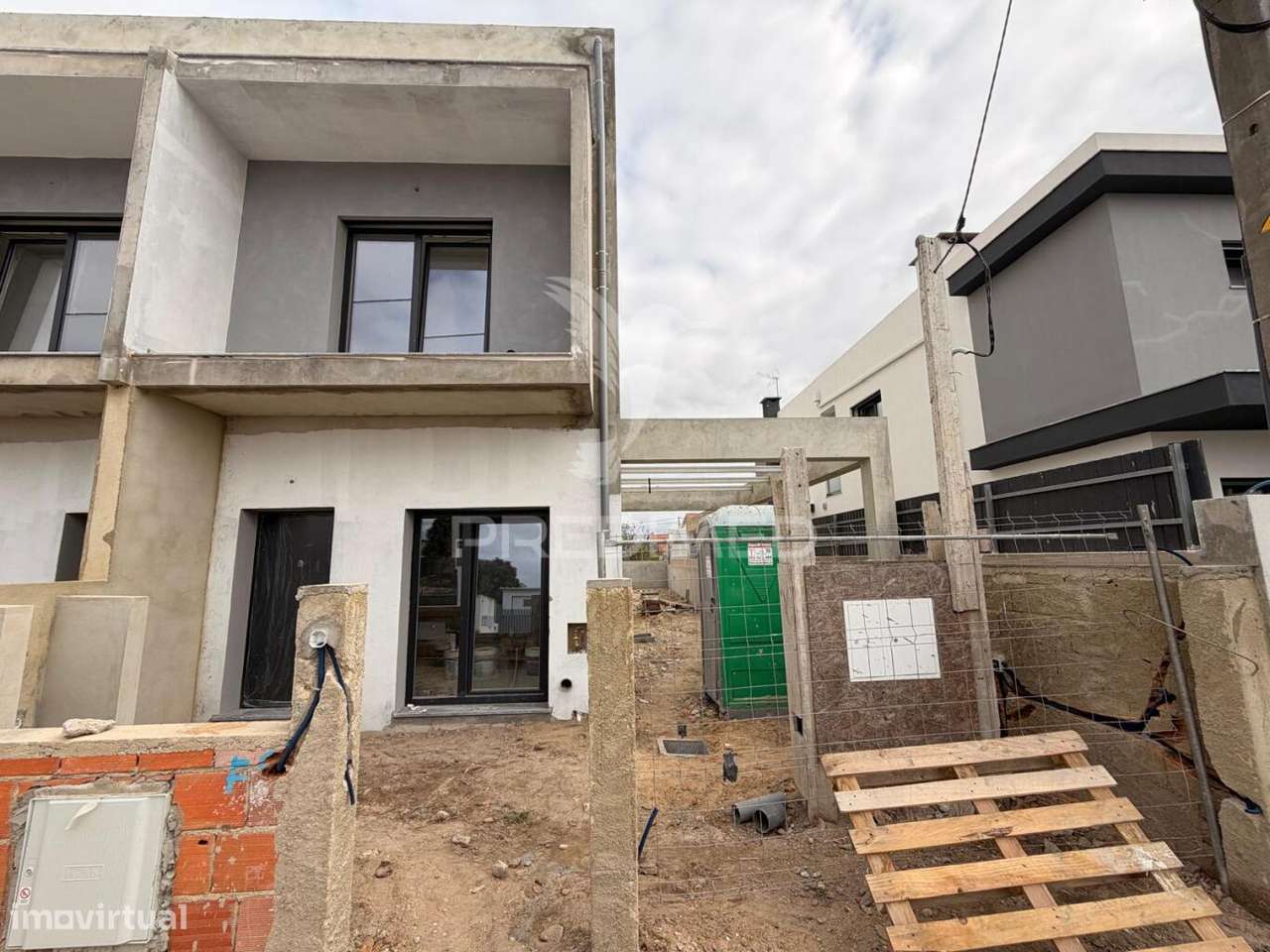 Moradia T4 geminada em Fernão Ferro - Grande imagem: 4/21