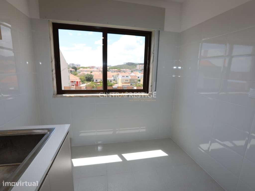 T2 Totalmente Remodelado com Terraço de 20 m² - Algueirão-Mem Martins-6