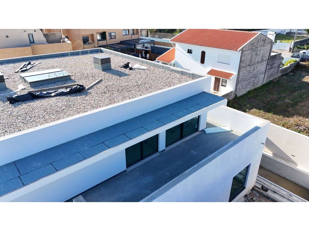 Moradia Geminada de Luxo em Canidelo a 700m da praia para comprar e... - Grande imagem: 5/34