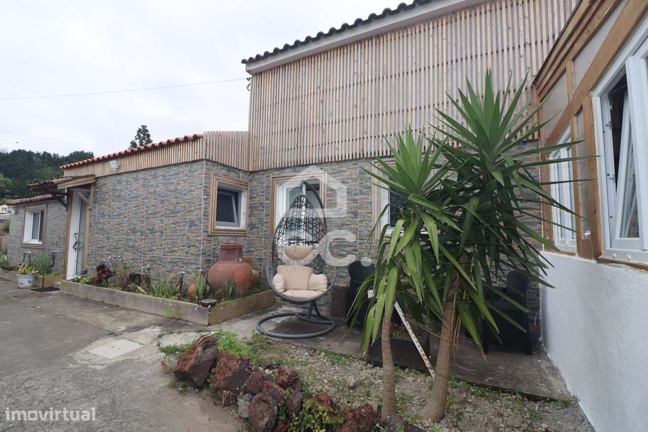 Conjunto de 3 Moradias - Sete Cidades - Ponta Delgada - Grande imagem: 5/32