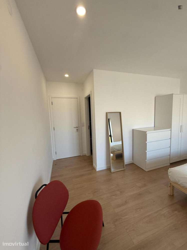 Quarto - localizado em Rio Tinto Porto - Grande imagem: 4/10