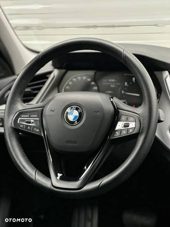 BMW Seria 1 118i - 10