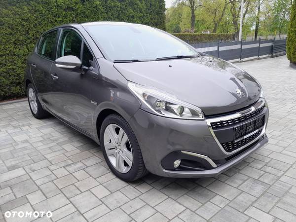 Peugeot 208 - 13