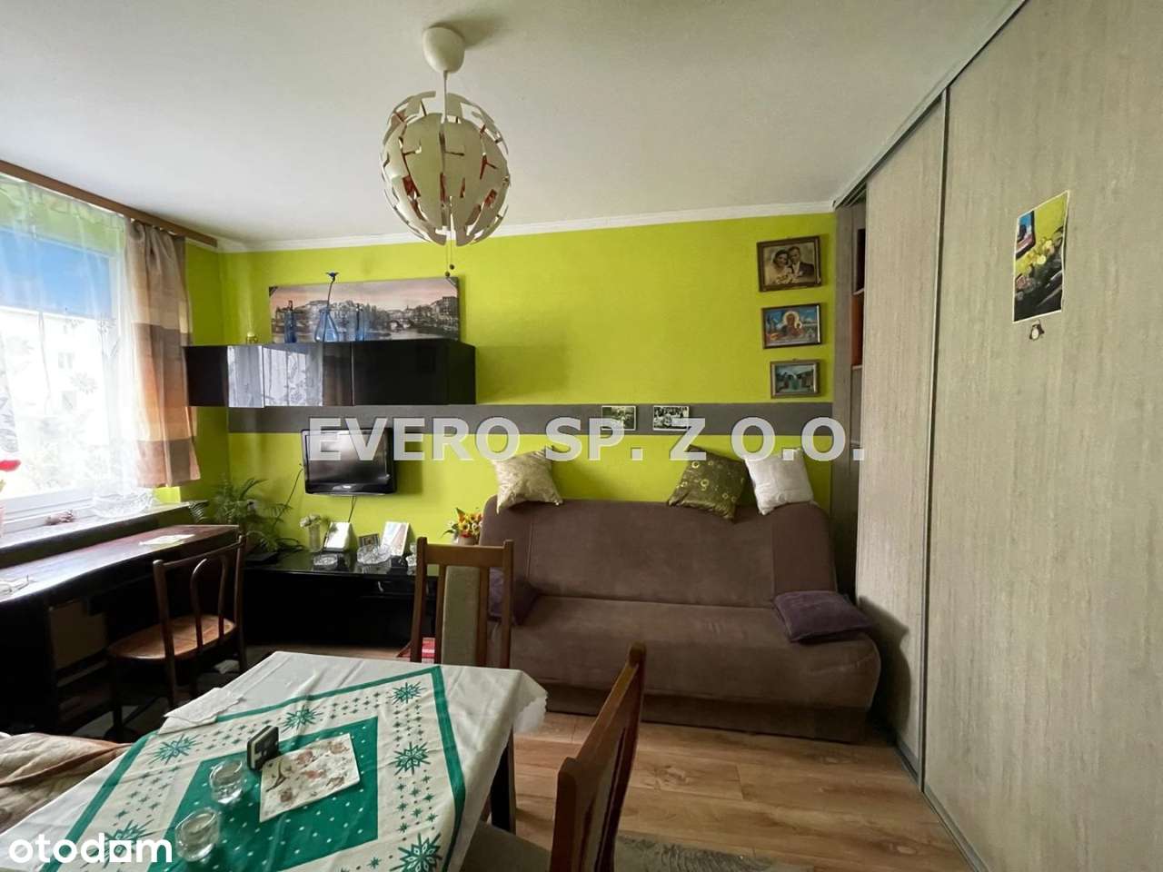 Sobótka - kawalerka z osobną kuchnią-0