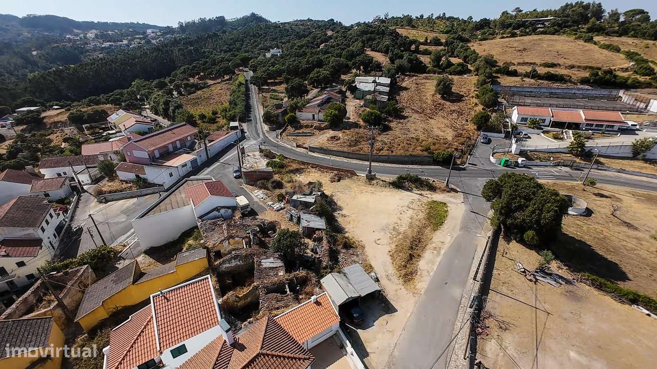 Terreno urbano com 1260m2 em Fanhões-13