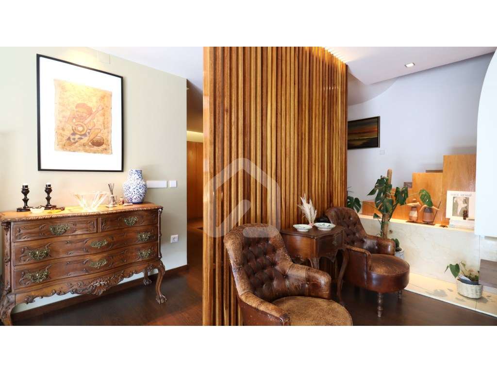 Penthouse T3 Duplex, com terraço no Centro da Cidade-5