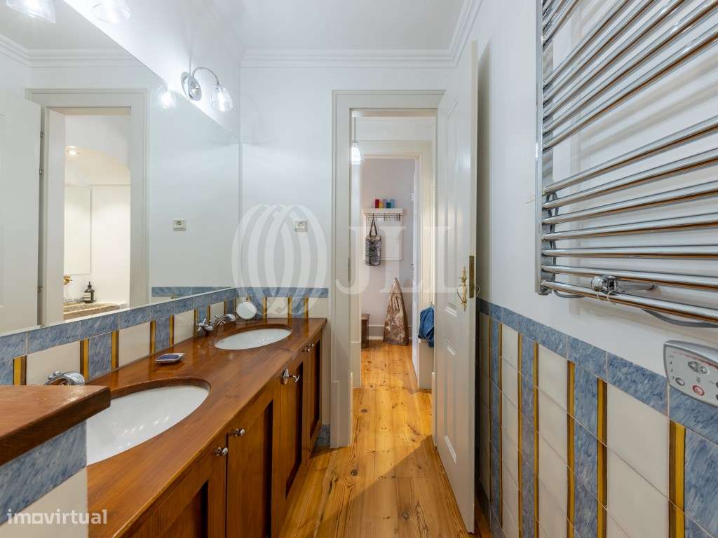 Apartamento T4 com garagem, no Chiado, em Lisboa-37