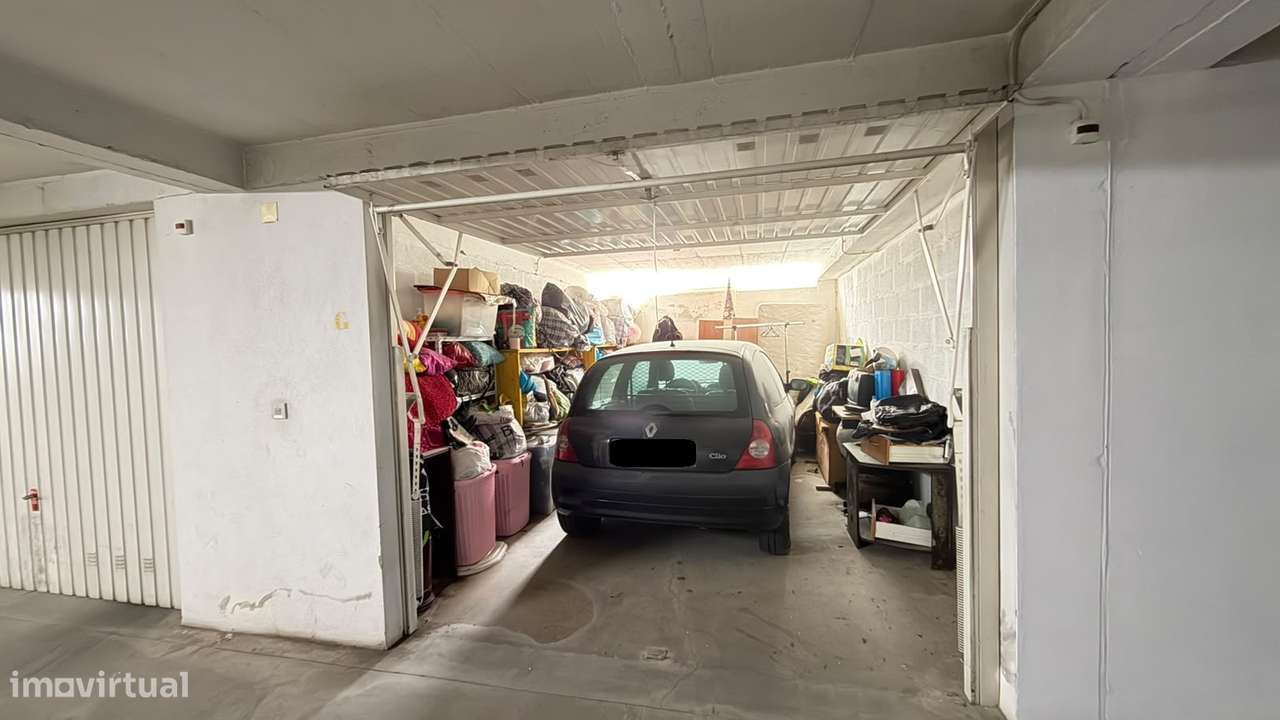 Garagem Fechada c/22 m² | Centro Rio Maior | Excelente Acessibilidade-9