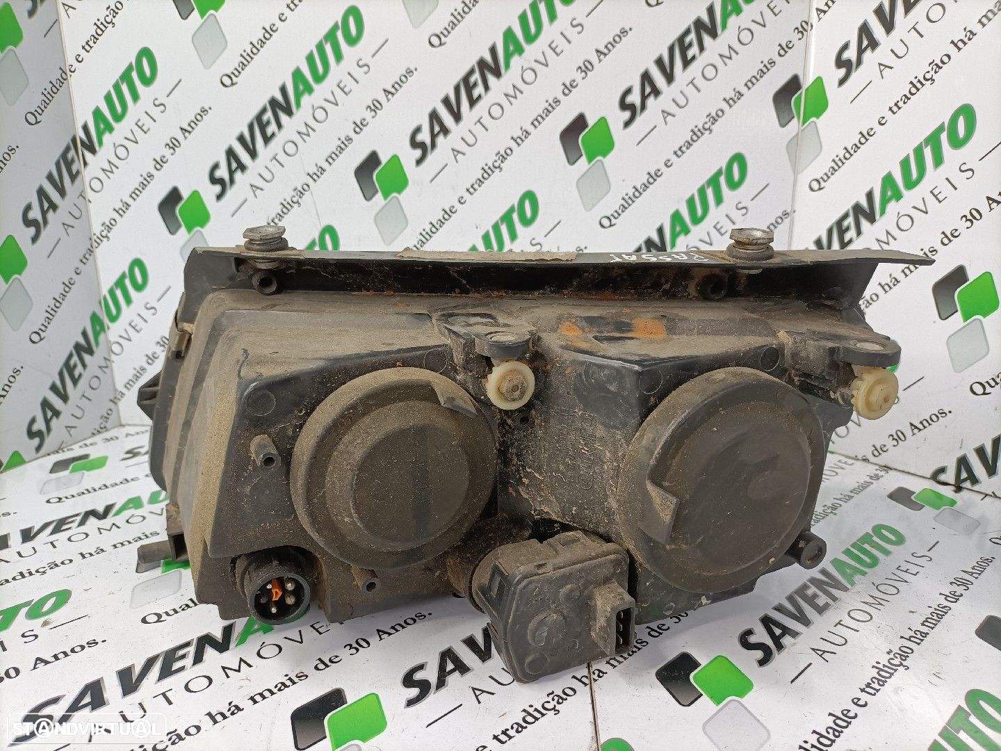 Farol Dto Volkswagen Passat (3B2) - 2