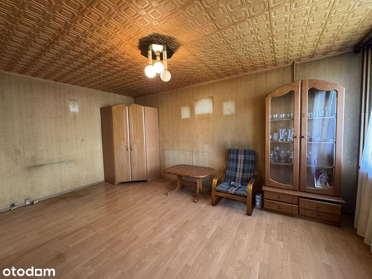 Mieszkanie 2-pokojowe z balkonem do remontu-1