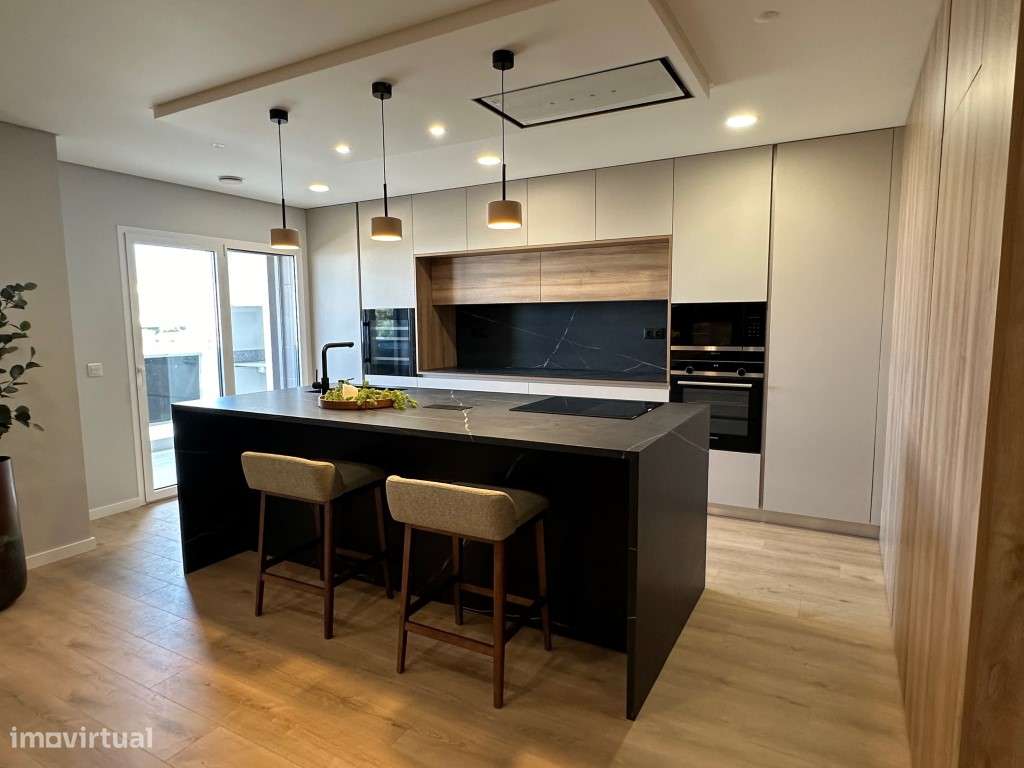 MONTIJO - 1º. Andar Esq. - Apartamento T4 - c/ Garagem - Grande imagem: 2/2