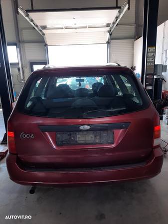 Dezmembrez Ford Focus 1.4 - 3