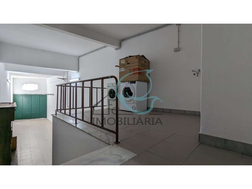 Prédio Urbano com garagem em Palmela-16