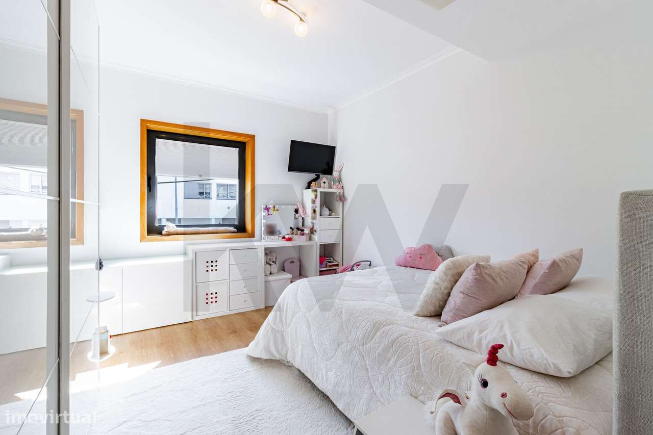 MORADIA EM BANDA T3-23