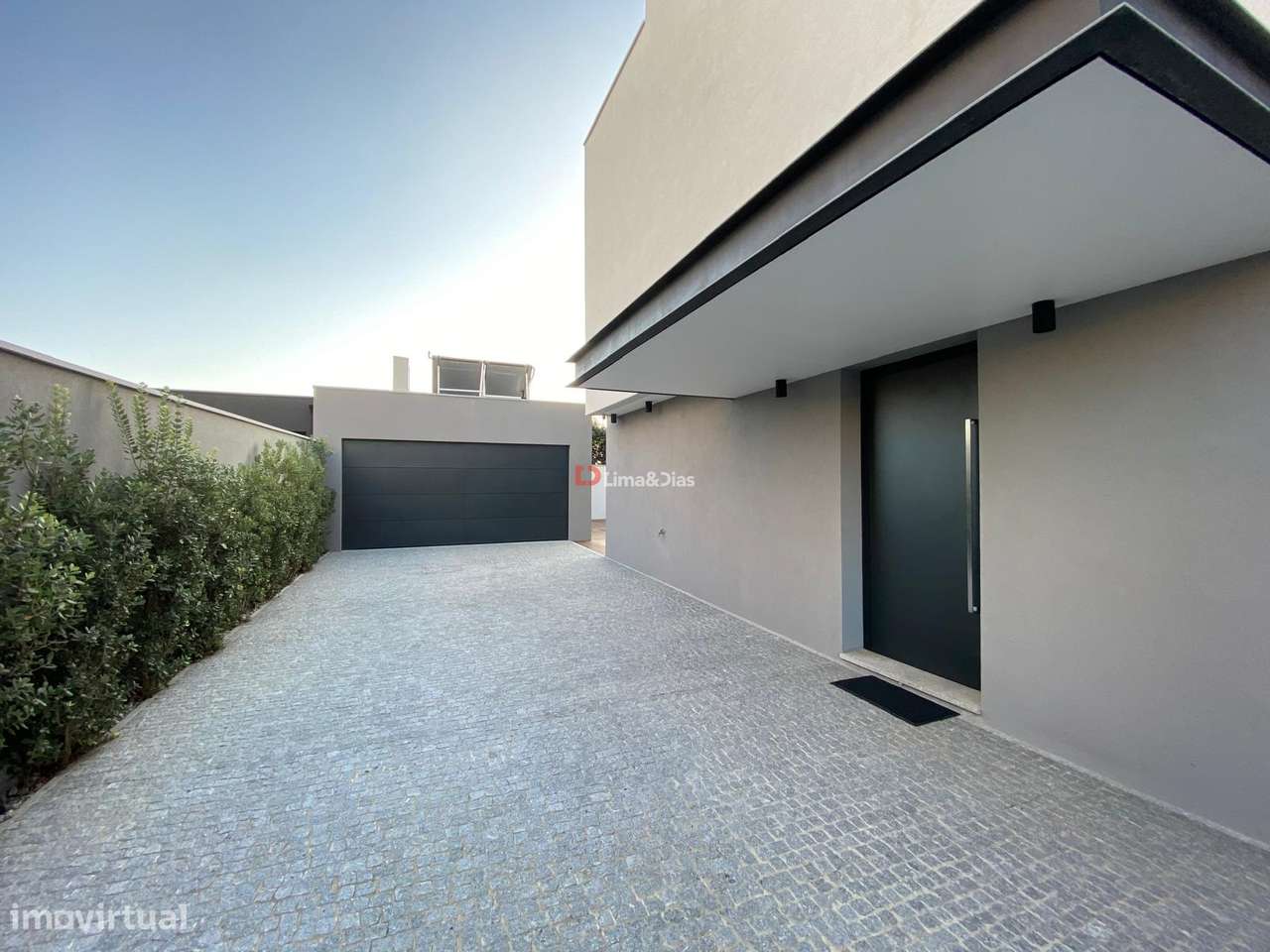 Moradia de Luxo T-3 à praia da Madalena-38