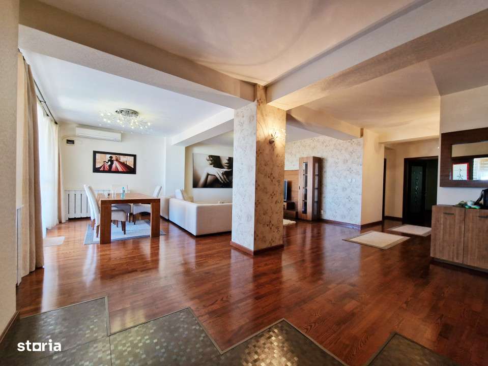 De inchiriat Apartament de 3 Camere, Vedere la Mare, in Centru, 180mp - Imagine principală: 2/14