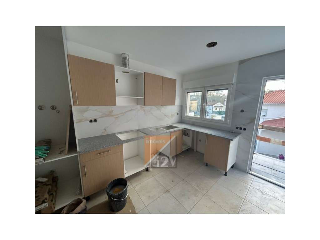 Apartamento T1+1 com Terraço e lugar Garagem - Colmeias, Leiria - Grande imagem: 3/15