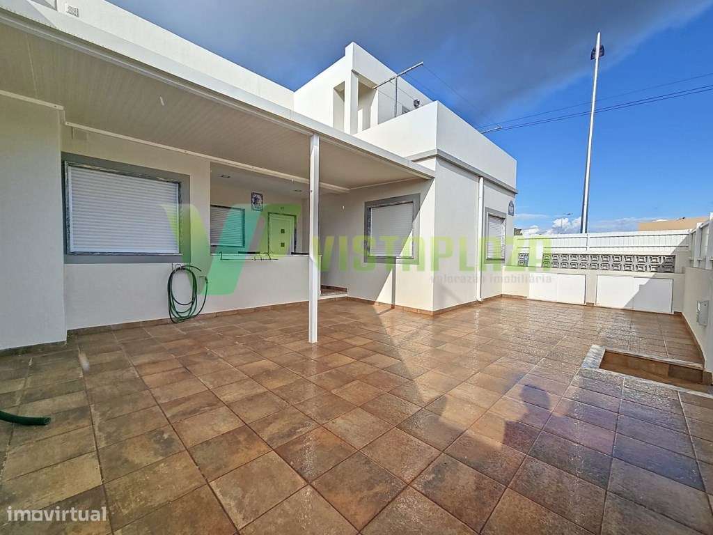 Moradia M5+1 Mexilhoeira Carregação, Completamente Renovada Com Gar... - Grande imagem: 4/55