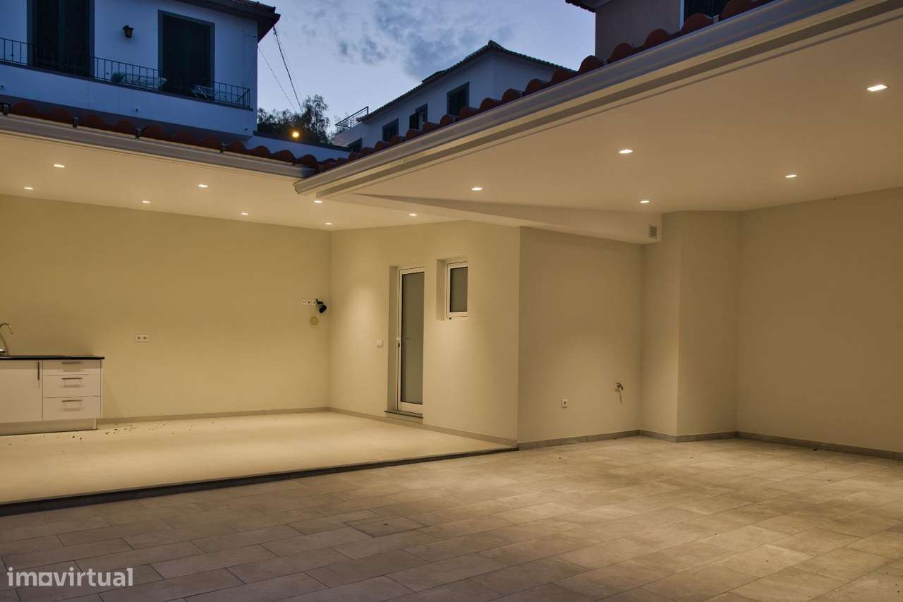 Moradia T3 Moderna com 3 Suítes no Centro do Funchal – Zona do Til-38