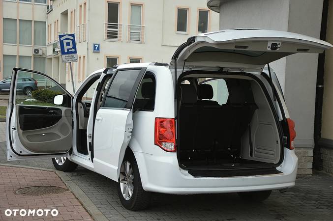 Dodge Grand Caravan 3.6 Express - 27