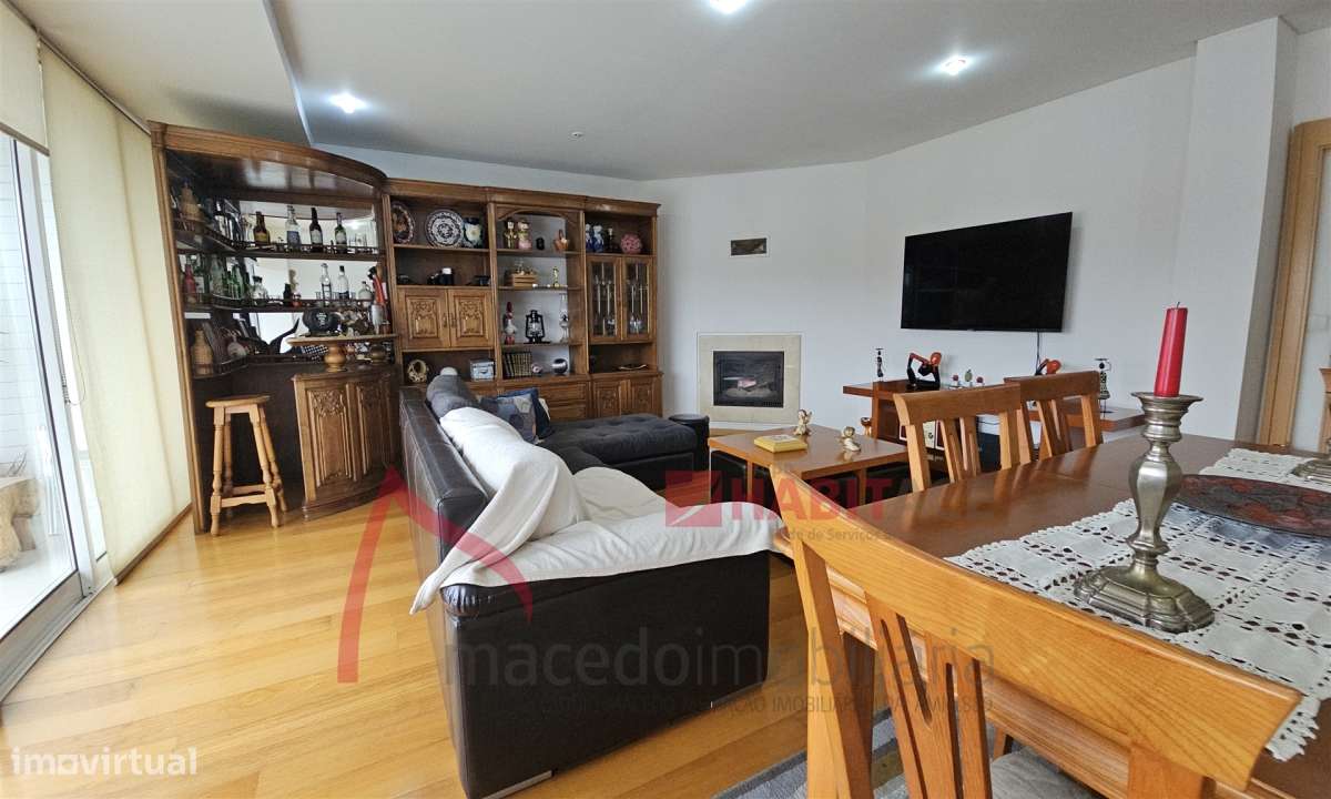 Apartamento T3 com 2 frentes e varandas em Ferreiros – Braga  O Seu Ap-17