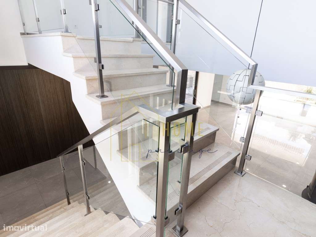 Moradia T4 com Piscina na Marisol - Conforto, Lazer e Proximidade d...-12