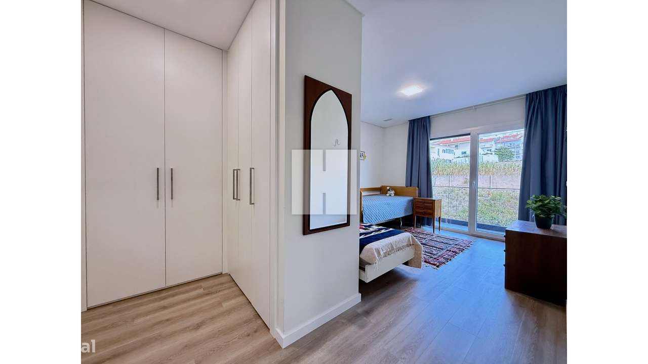 Espaçoso T4+1 Duplex c/ Vista Mar-36