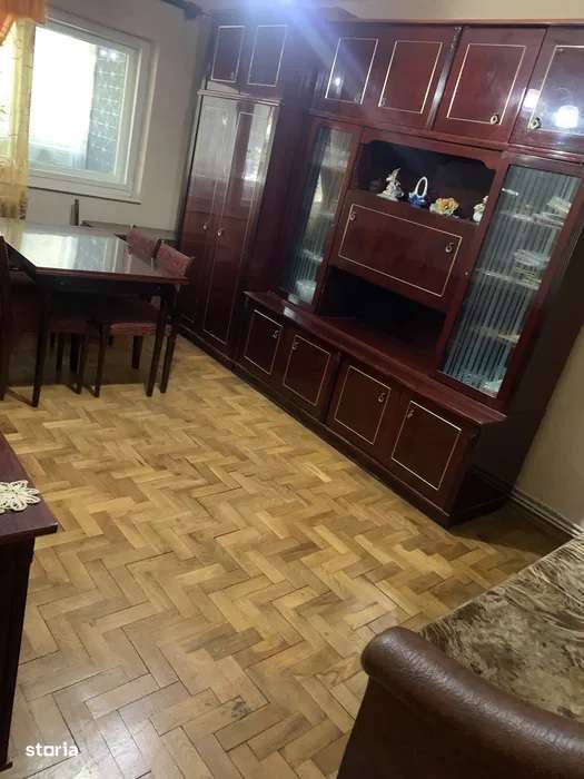 Apartament generos + garaj și 2 beciuri-Str. Vișinilor, Zalău - Imagine principală: 1/7