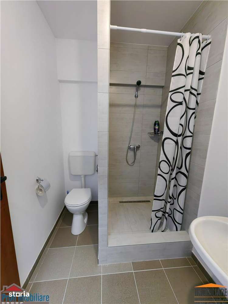 Spatiu de birouri sau cazare muncitori - Imagine principală: 3/10