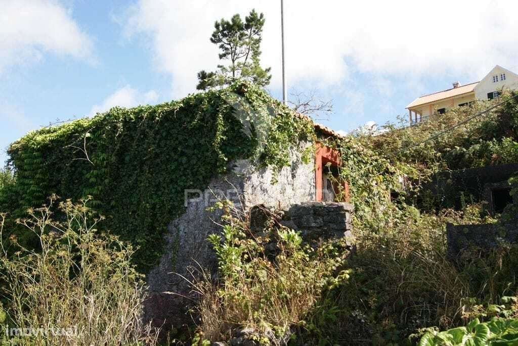 Palheiro e terreno para Reconstruir  nas Achadas da Cruz Porto Moniz - Grande imagem: 2/8