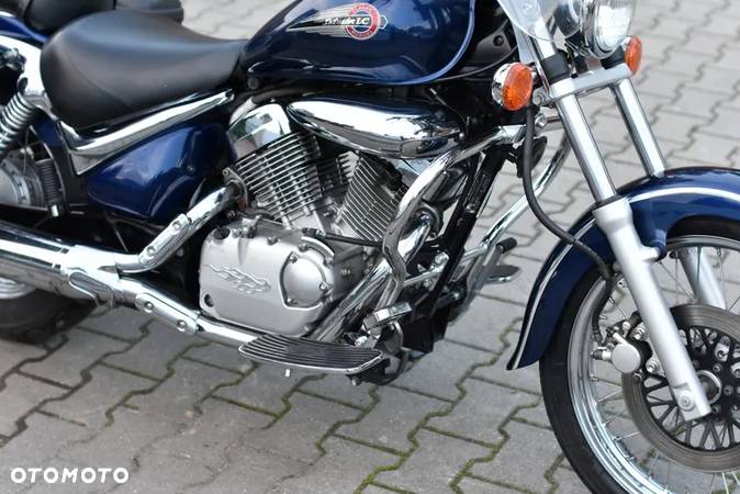 Suzuki Intruder - 4