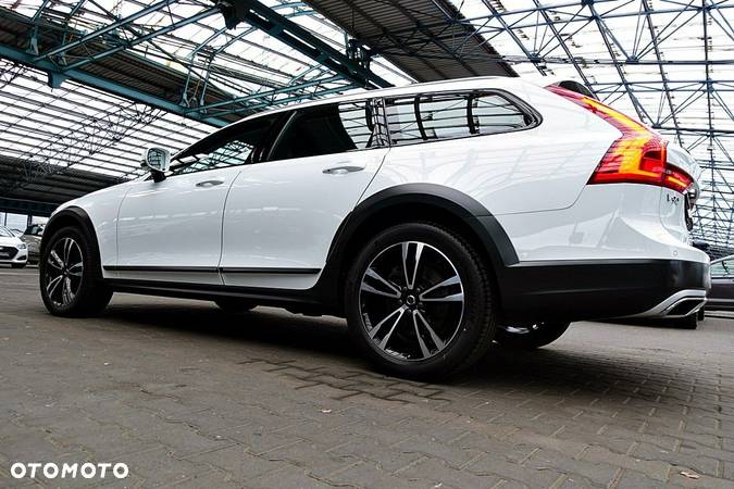 Volvo V90 Cross Country - 7