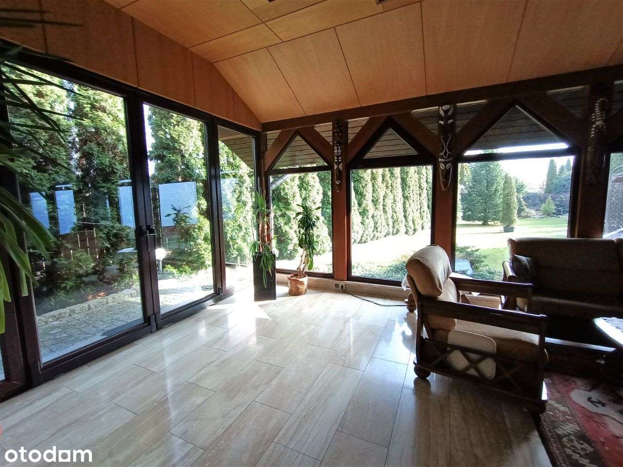 Dwa domy  z osobnymi wejściami połączone zimowym ogrodem - Pełny obrazek: 4/20