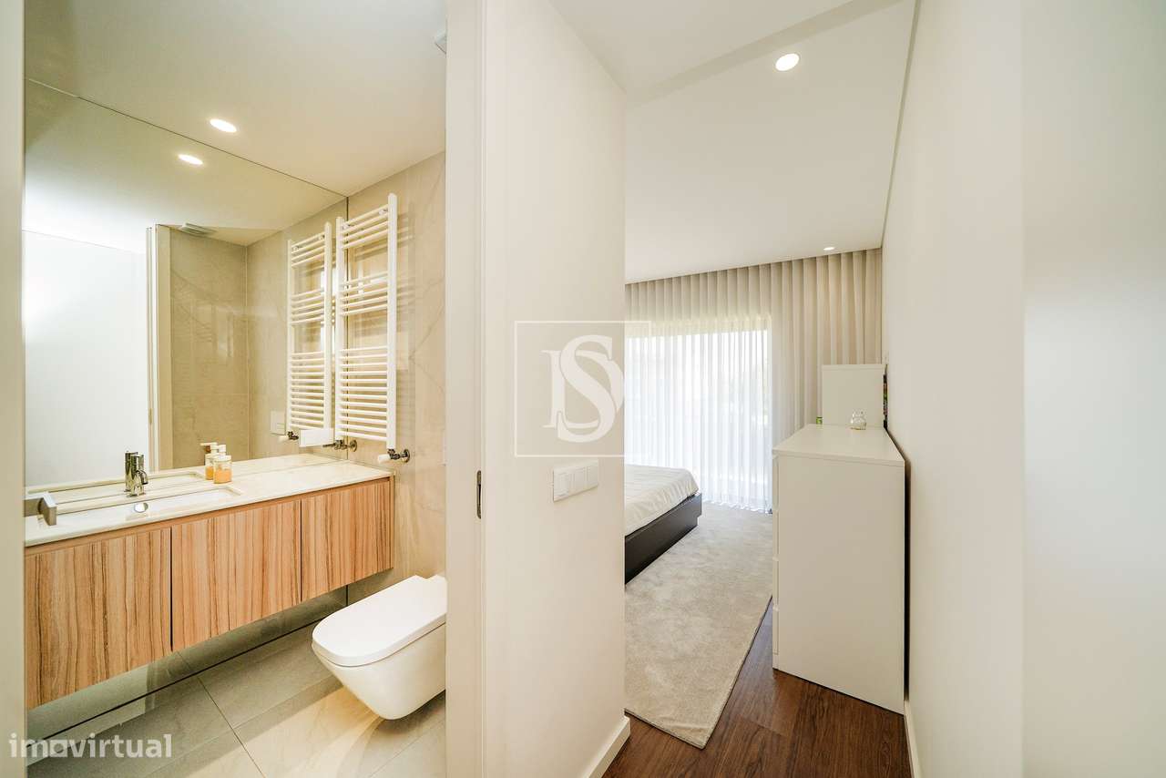 Apartamento T4 de Luxo, no Mira Rio 3, em Barcelinhos-52