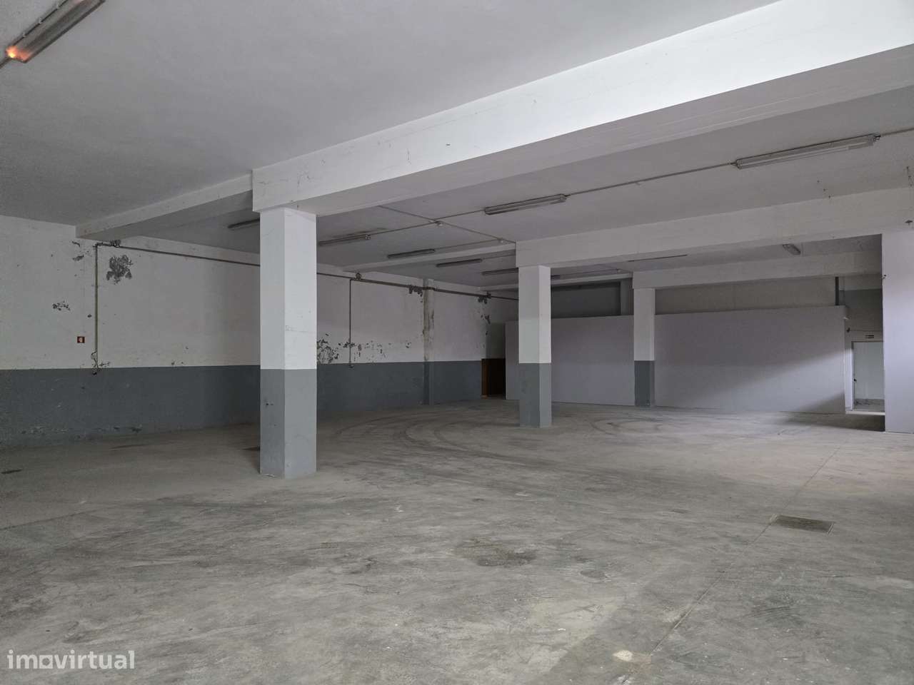 Armazém para arrendar - Zona Industrial do Soeiro III - Grande imagem: 3/7