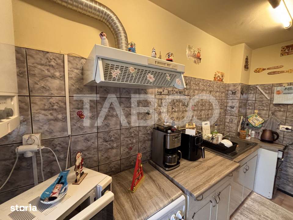 Apartament 3 camere 55 mpu 2 balcoane etaj 2 + pivnita Valea Aurie - Imagine principală: 4/14