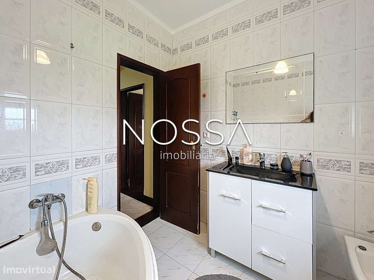 Moradia Bi-familiar | Renovada | Piscina | Caldas Rainha-19