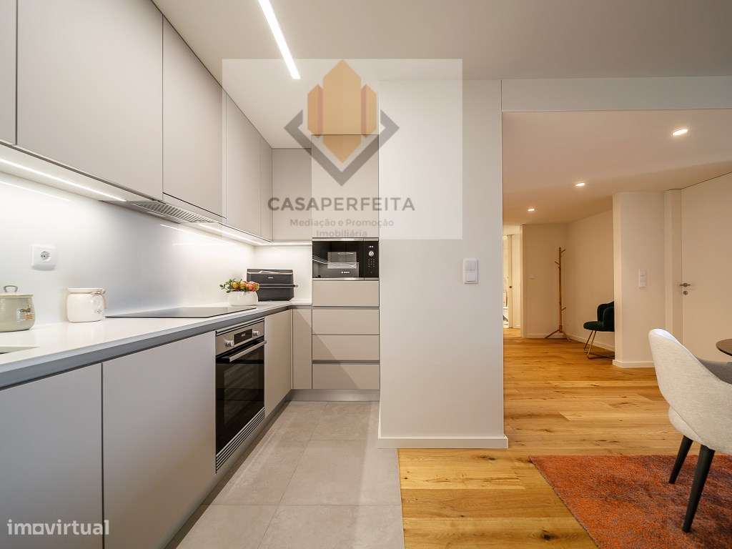 Apartamento T2 de Luxo com Varanda, Lugar de Garagem e Arrumo - Jun...-8